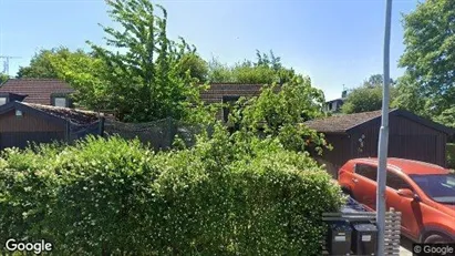Lägenheter att hyra i Burlöv - Bild från Google Street View Lägenheter att hyra i Burlöv - Bild från Google Street View